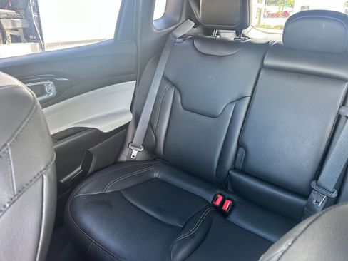 Used 2025 Jeep Compass Limited image 39