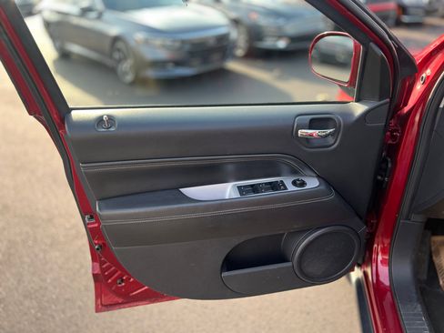 Used 2017 Jeep Compass Latitude image 15