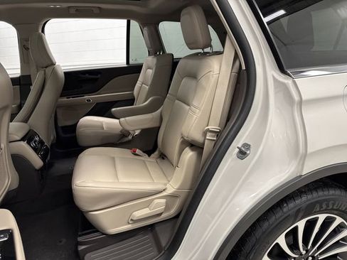 Used 2023 Lincoln Aviator AWD w/ Premium Package image 32