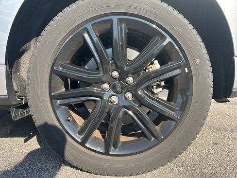 Used 2023 Ford Edge ST-Line image 8