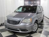 Used 2014 Chrysler Town & Country Touring image 4