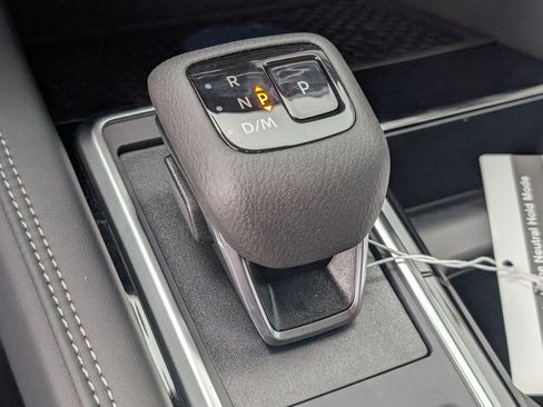 New 2026 Nissan Pathfinder Platinum FWD image 18