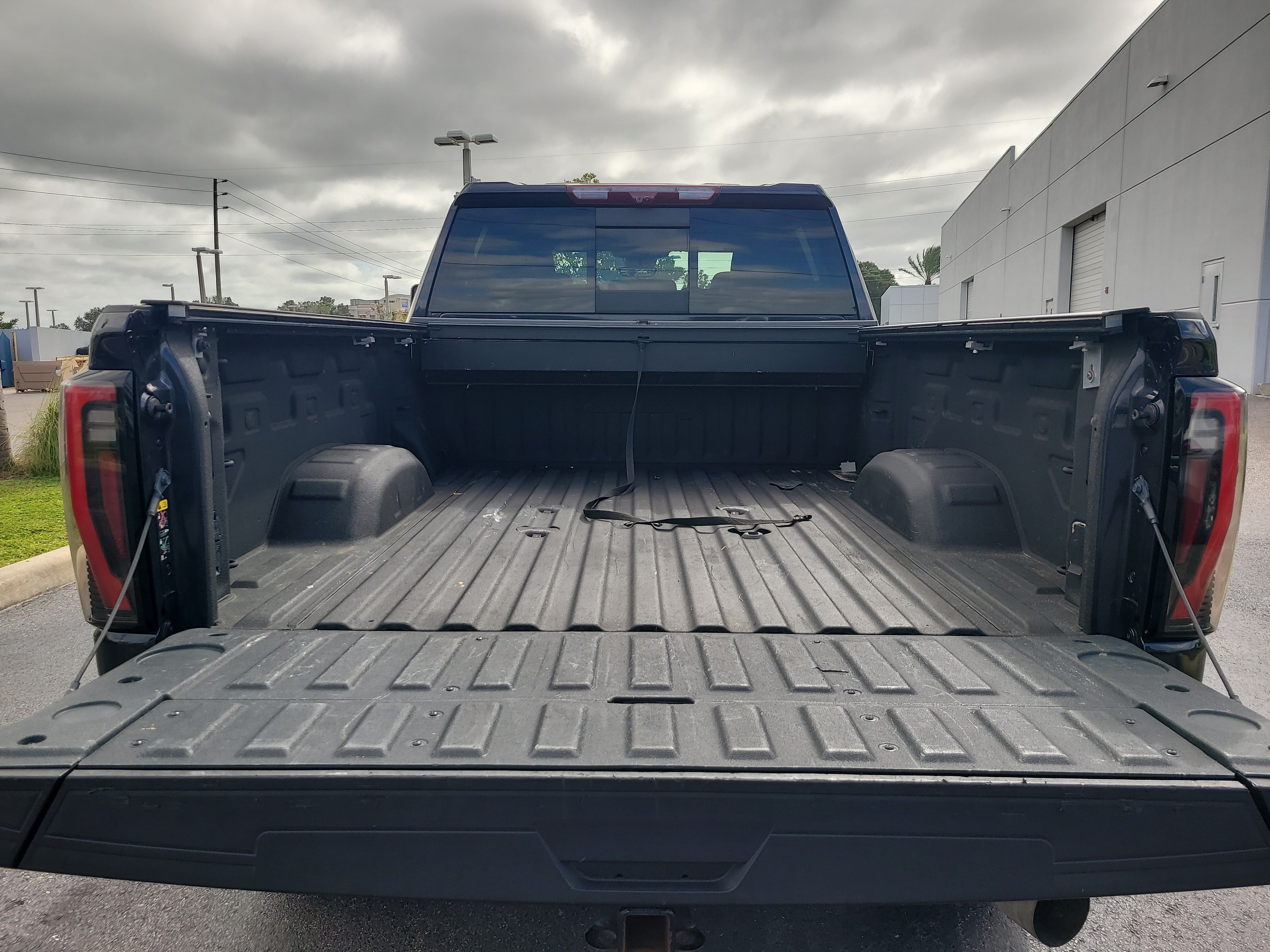 Used 2024 GMC Sierra 3500 AT4 w/ AT4 Premium Plus Package AWD/4WD image 8