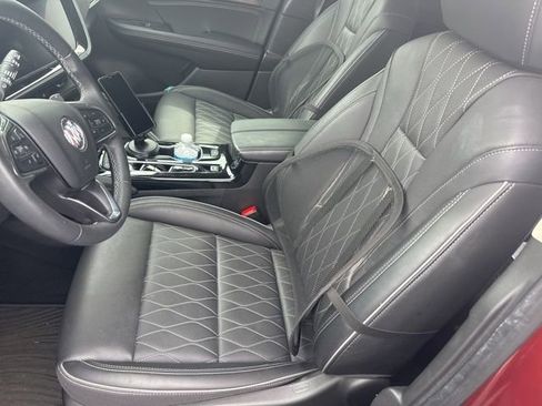 Used 2023 Buick Envision Avenir image 34