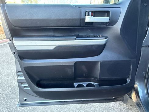 Used 2017 Toyota Tundra SR5 image 12