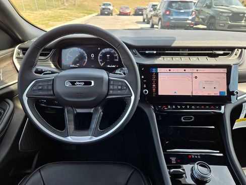 New 2026 Jeep Grand Cherokee Limited AWD/4WD image 16