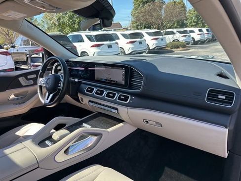 Used 2022 Mercedes-Benz GLS 450 4MATIC image 39