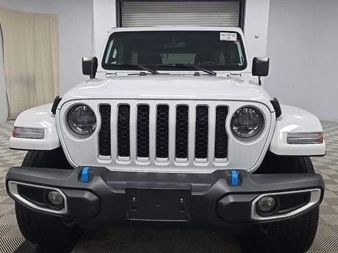 Used 2023 Jeep Wrangler Unlimited Sahara w/ Cold Weather Group AWD/4WD image 3