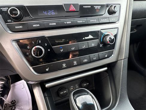 Used 2016 Hyundai Sonata Sport w/ Option Group 1V image 22