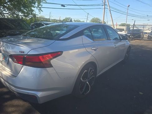 Used 2025 Nissan Altima 2.5 SR FWD image 4
