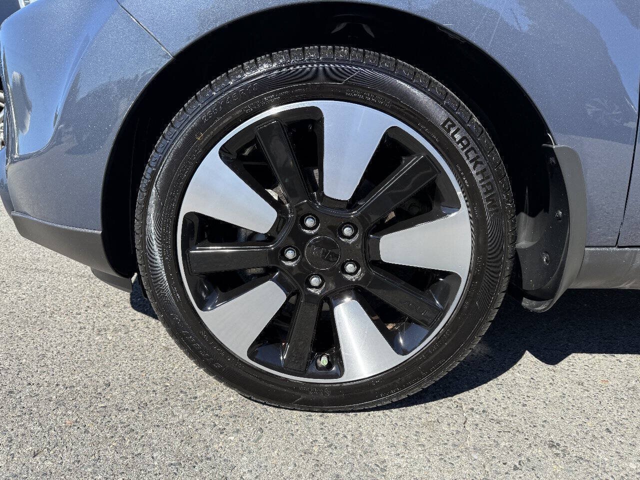 Used 2015 Kia Soul ! w/ Sun & Sound Package FWD image 26