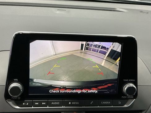 Used 2025 Nissan Altima 2.5 S image 4