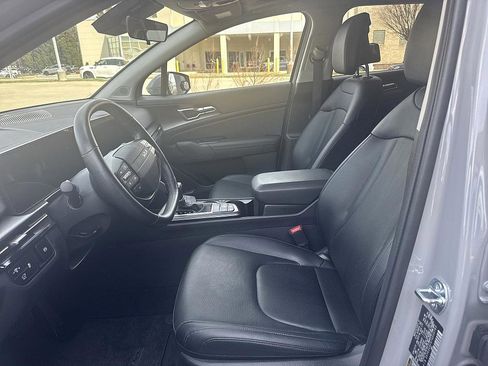 Used 2026 Kia Sportage EX w/ EX Panorama Roof Package image 11