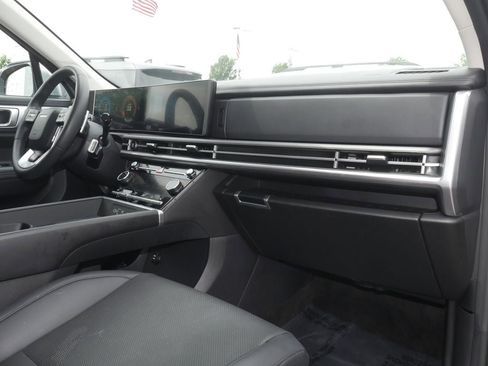 Used 2025 Hyundai Santa Fe SEL FWD image 28