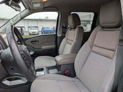 Used 2022 Nissan Frontier SV AWD/4WD image 11