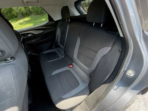 Used 2022 Chevrolet TrailBlazer LT w/ Convenience Package FWD image 23