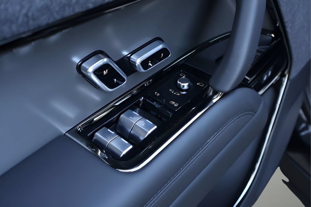 New 2026 Land Rover Range Rover Sport Dynamic SE AWD/4WD image 10
