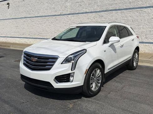 Used 2018 Cadillac XT5 Luxury w/ Driver Awareness Package FWD image 3