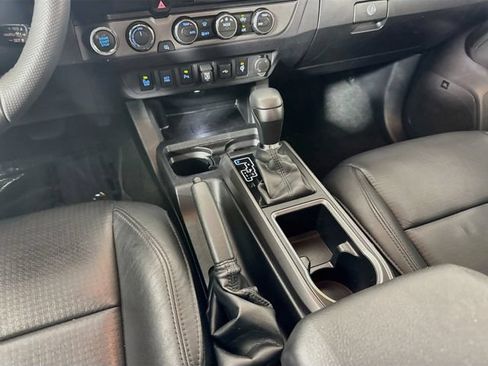 Used 2023 Toyota Tacoma TRD Sport w/ TRD Premium Sport Package AWD/4WD image 25