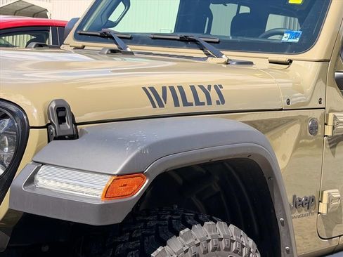Used 2025 Jeep Wrangler Unlimited Sport AWD/4WD image 6