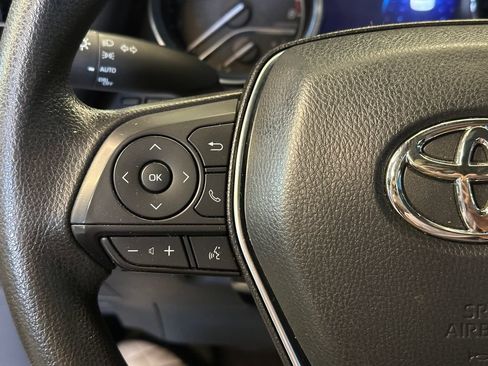 Used 2020 Toyota Camry LE AWD/4WD image 11