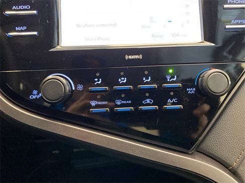 Used 2020 Toyota Camry LE image 19