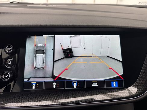 Used 2022 Buick Envision Essence w/ Technology Package I image 32