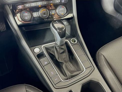 Used 2024 Volkswagen Jetta SE image 22