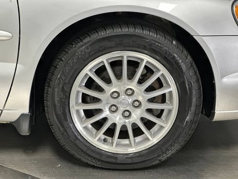 Used 2004 Chrysler Sebring LXi FWD image 27