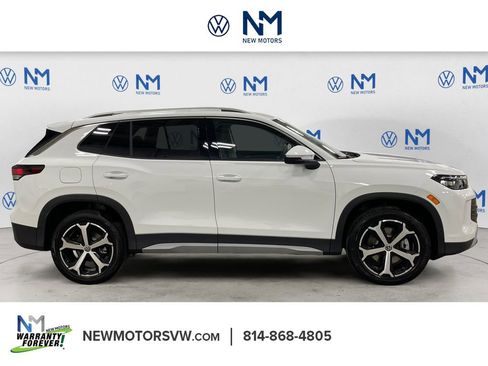 New 2026 Volkswagen Tiguan SE image 6