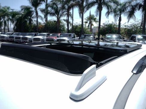 Used 2022 Cadillac Escalade Sport Platinum w/ LPO, ONYX Package AWD/4WD image 34