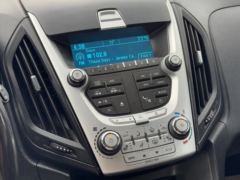 Used 2011 Chevrolet Equinox LT image 17