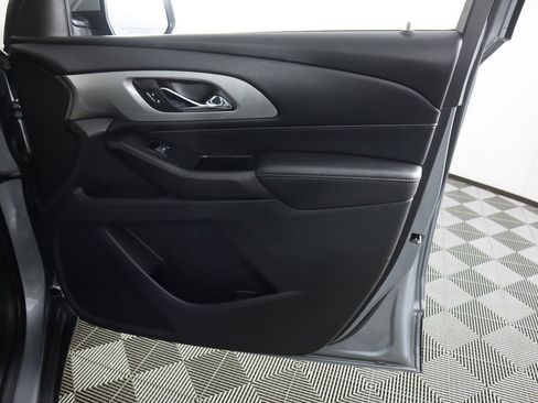 Used 2023 Chevrolet Traverse LT image 23
