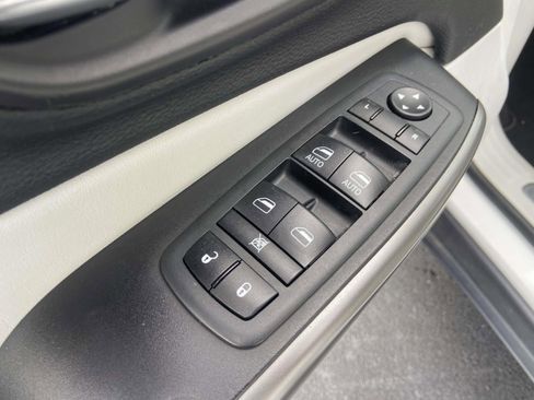 Used 2020 Jeep Cherokee Limited image 20