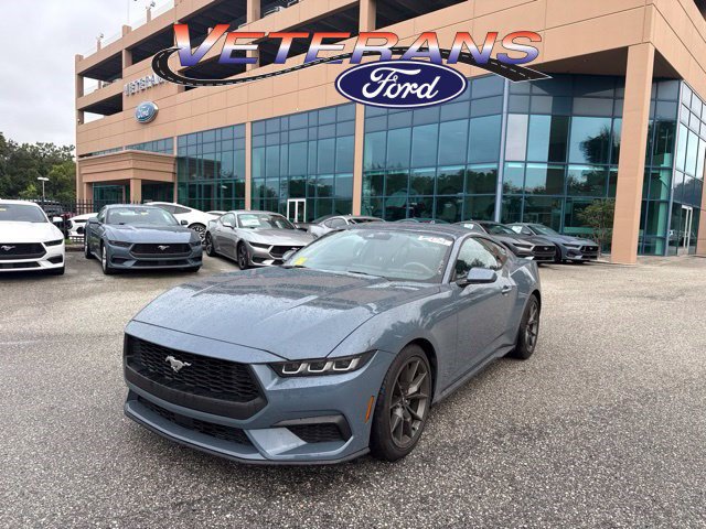 Used 2025 Ford Mustang Coupe RWD image 1