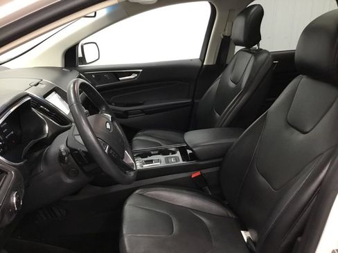 Used 2019 Ford Edge Titanium w/ Equipment Group 301A AWD/4WD image 8