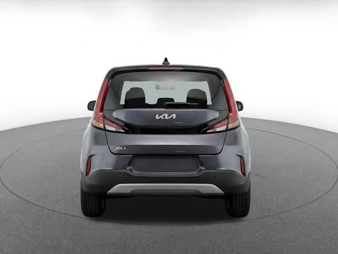 Used 2025 Kia Soul LX w/ LX Technology Package FWD image 8
