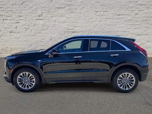 Used 2024 Cadillac XT4 Premium Luxury image 2