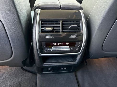 Used 2021 BMW X7 xDrive40i w/ Premium Package AWD/4WD image 10