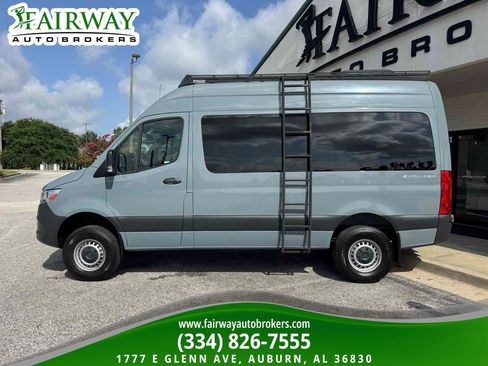 Used 2022 Mercedes-Benz Sprinter 2500 image 9