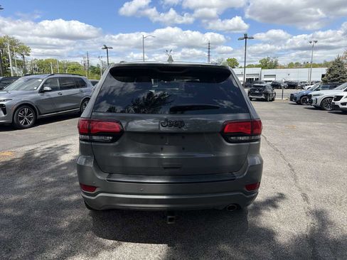 Used 2019 Jeep Grand Cherokee Altitude AWD/4WD image 2