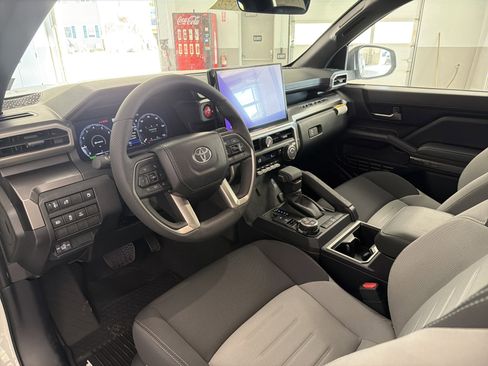New 2025 Toyota Tacoma TRD Off-Road AWD/4WD image 24