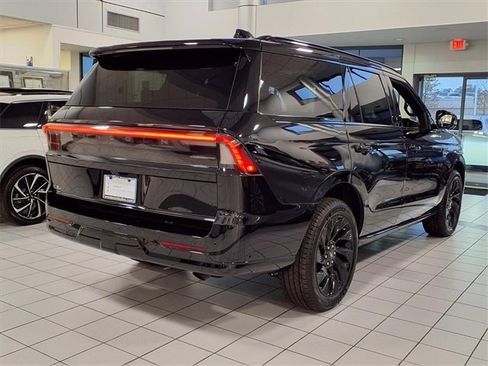 Certified 2025 Lincoln Navigator Reserve w/ Jet Appearance Package image 21