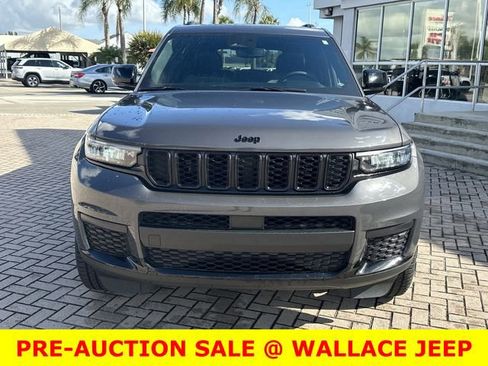 Used 2024 Jeep Grand Cherokee L Altitude AWD/4WD image 4
