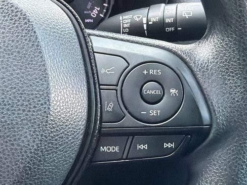 Used 2022 Toyota RAV4 XLE w/ Convenience Package FWD image 26