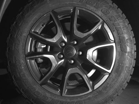 Used 2025 Jeep Compass Trailhawk AWD/4WD image 12