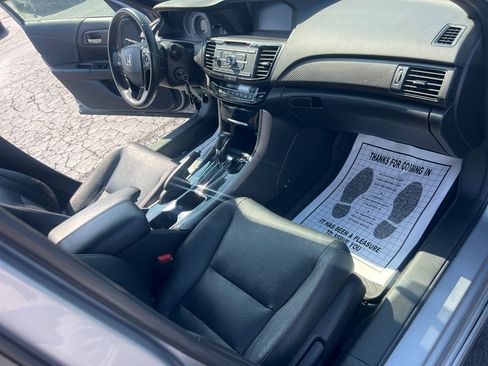 Used 2017 Honda Accord Sport Special Edition image 20