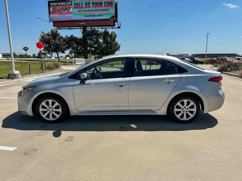 Used 2024 Toyota Corolla LE FWD image 6