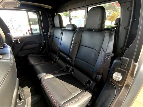 Used 2024 Jeep Gladiator Rubicon w/ Safety Group image 20