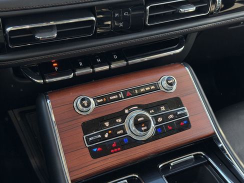 Used 2024 Lincoln Aviator Reserve w/ Equipment Group 201A image 15